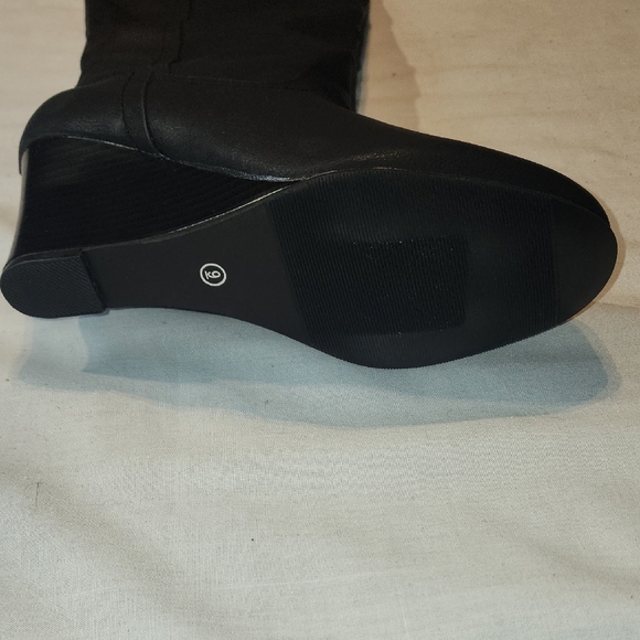 Womens Platform Boots - Picture 2 of 6